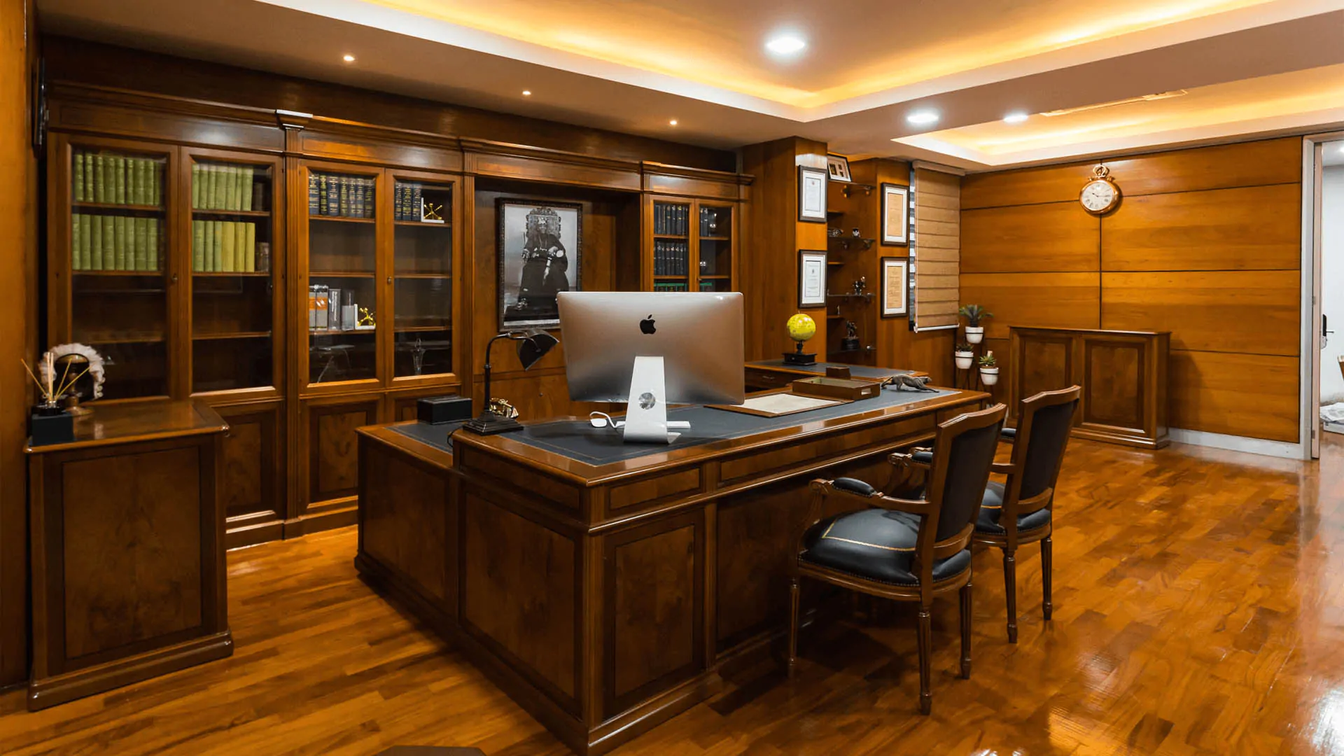 Advocate Office Interior Ideas